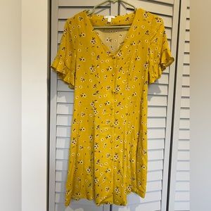 Woman’s light wait tie back summer dress